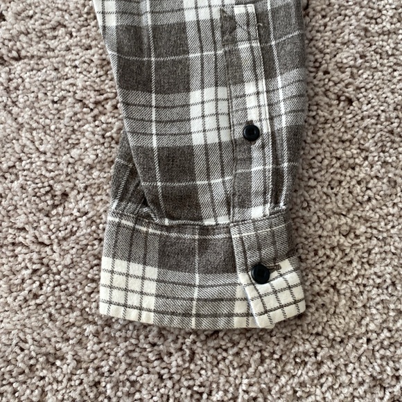 Lucky Brand Men’s Flannel Button Down Shirt - Picture 5 of 8